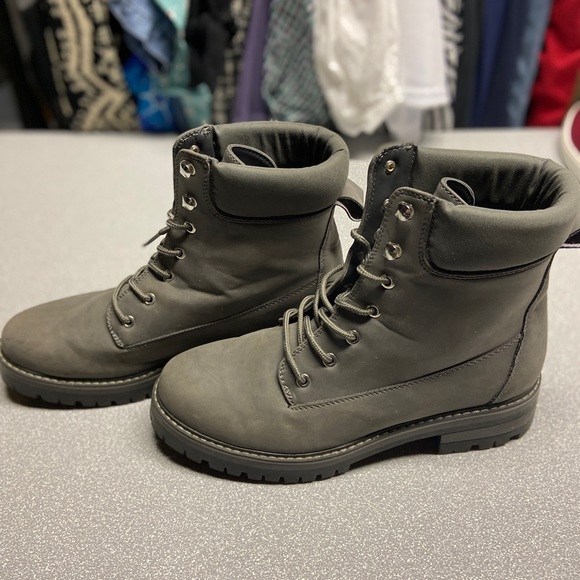 Just Fab Cristen Combat Gray Booties - Picture 3 of 6